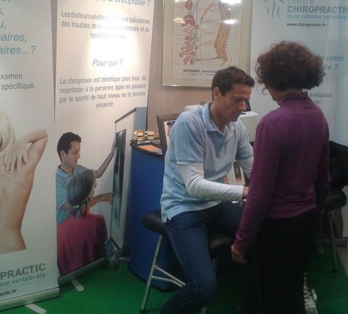 patient-consults-with-chiropractor